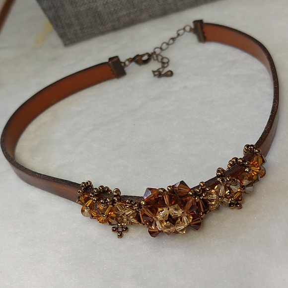 Brown Beaded leather choker - Picture 3 of 3